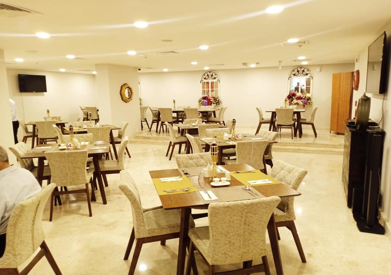 Saraya Palace Hotel Doha Eksteriør bilde